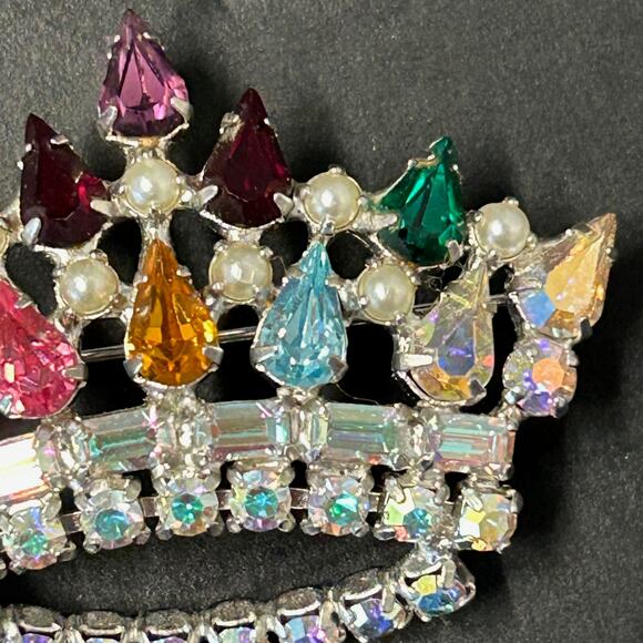 Vintage B. Davis AB Crystal Rhinestones and Faux Pearl Mothers Crown Brooch - Picture 4 of 5